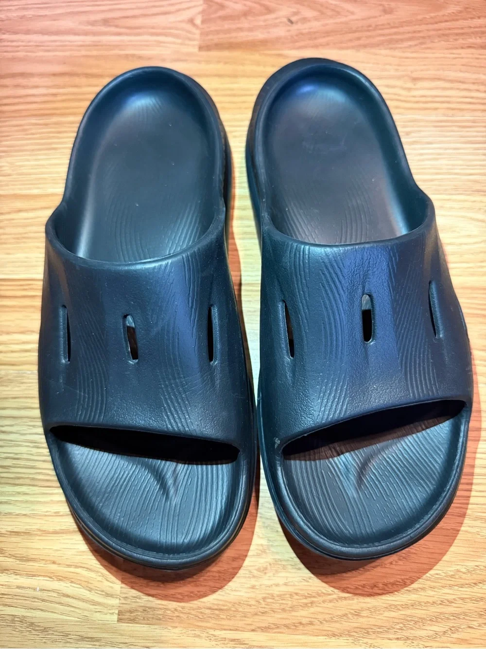 Hoka Ora Recovery Slide Men’s Size 8 or Women’s Size 10